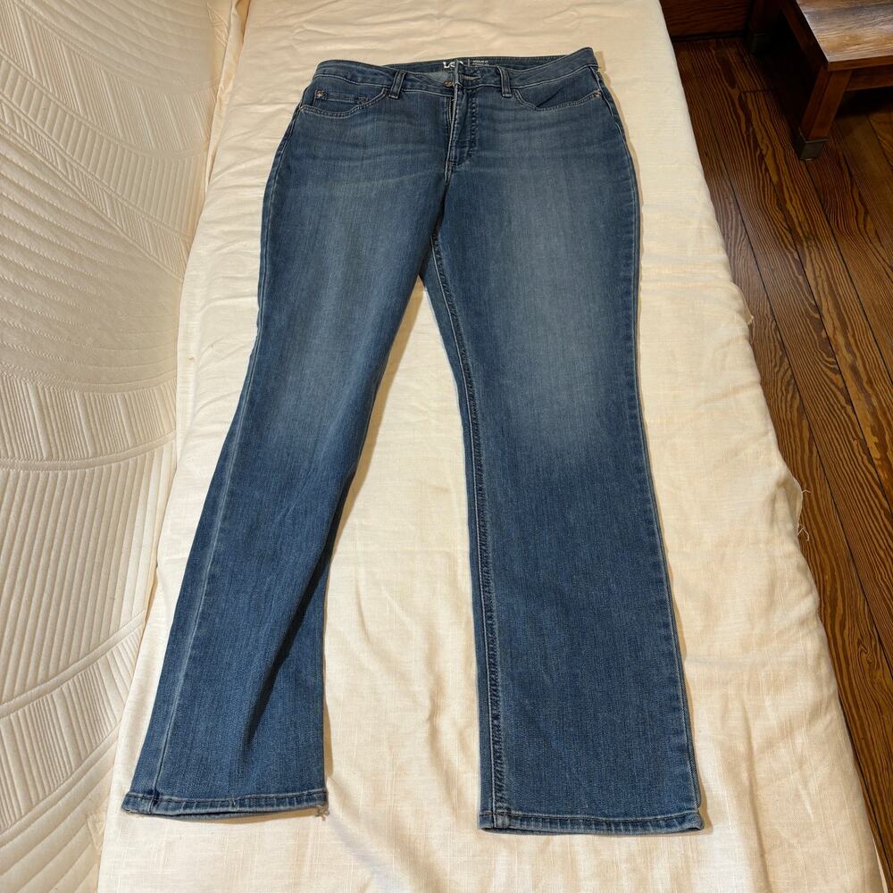 Lee Womens Size 14 Jeans Regular Fit Straight Leg Mid Rise Medium Wash Denim